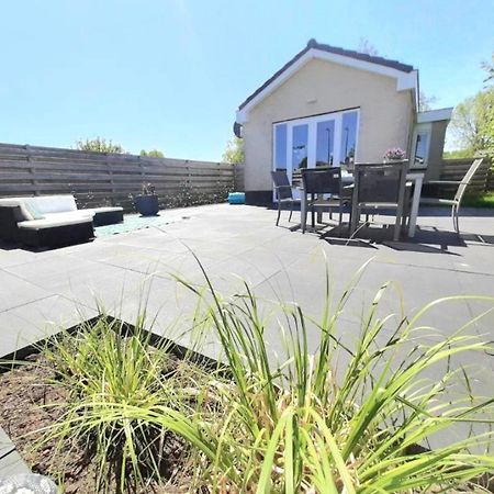 Huisje Britt Met Grote Tuin En Veel Privacy Dirkshorn Exterior photo